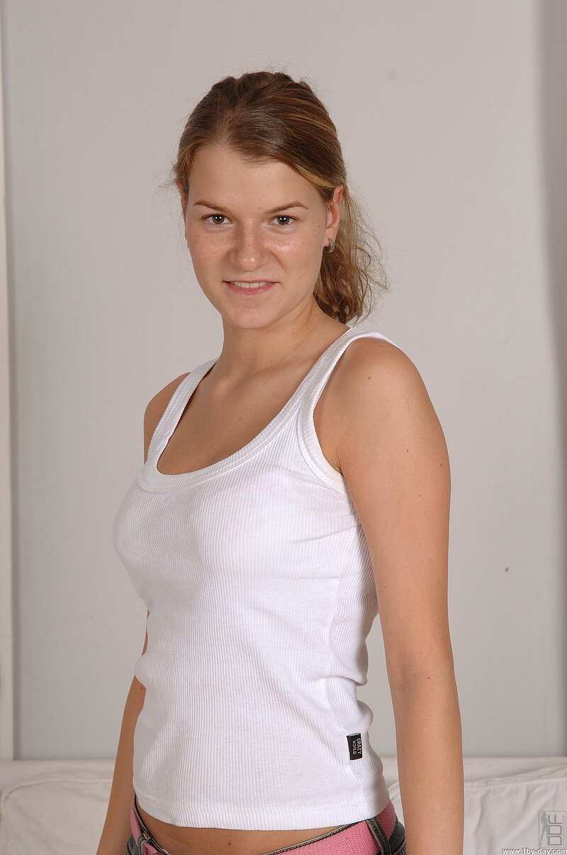 Оксана, 22 года, 0 размер груди